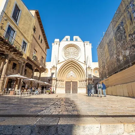Old Town Gothic Arch דירה *